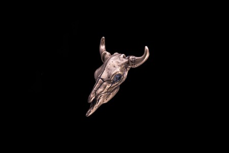 Buffalo Skull   Made of bronze Lenght: 6 cm / 2.36 in Width: 5 cm / 1.97 in